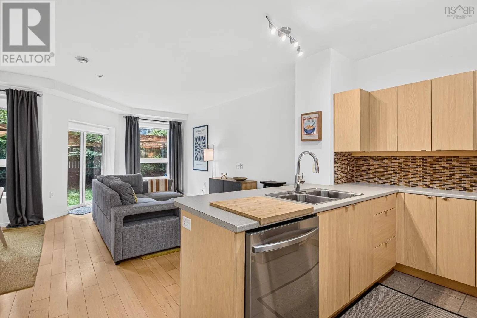 114 5221 Nora Bernard Street