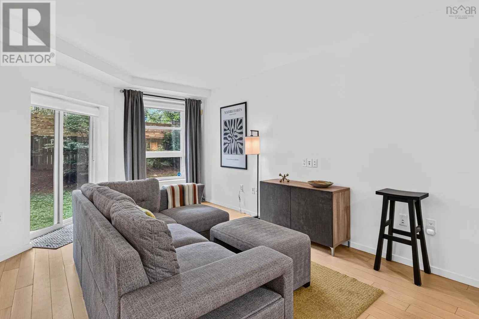 114 5221 Nora Bernard Street