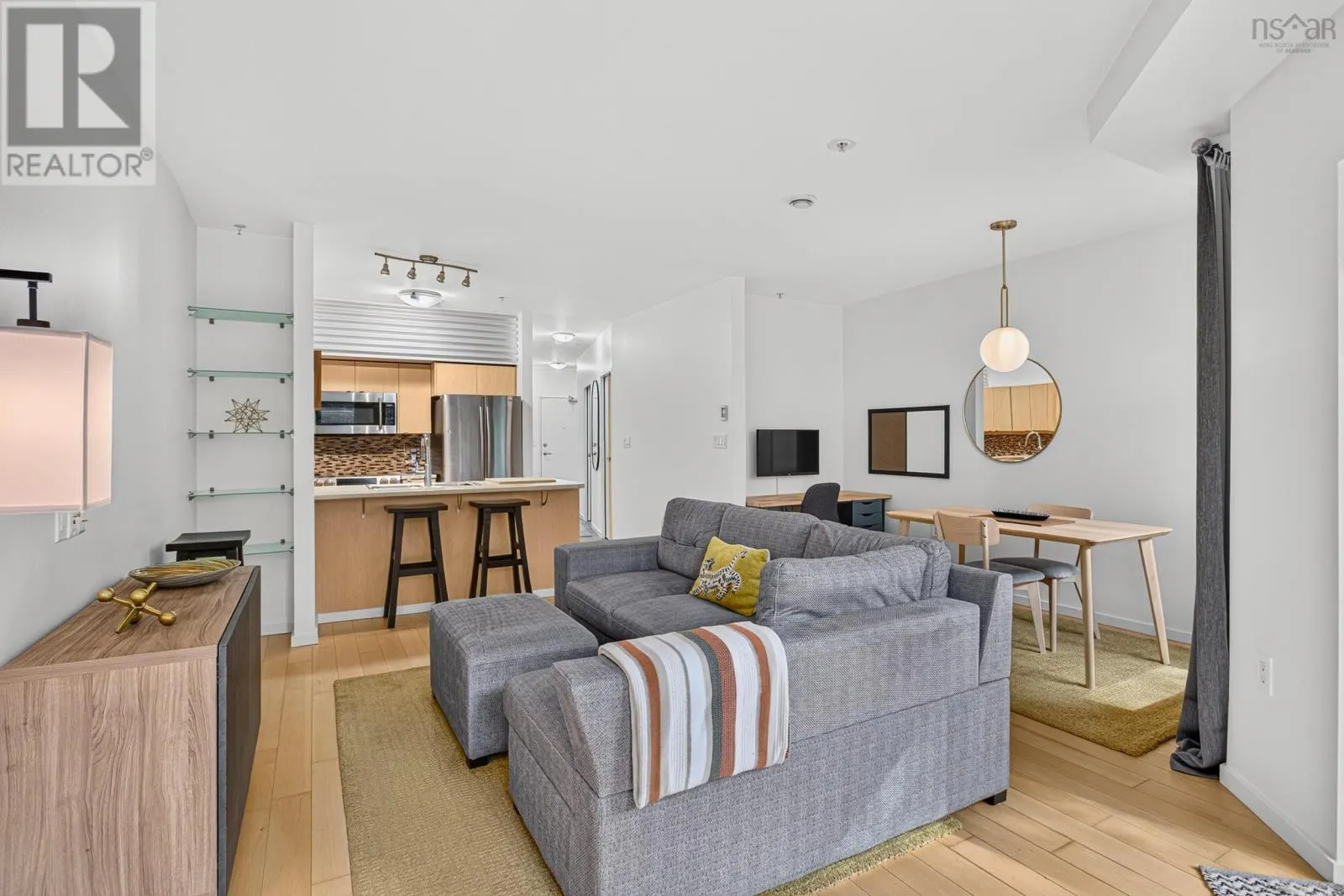 114 5221 Nora Bernard Street