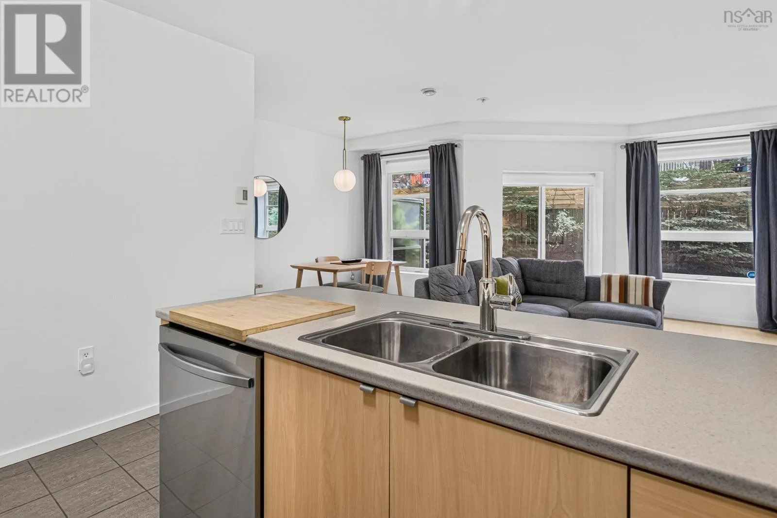114 5221 Nora Bernard Street