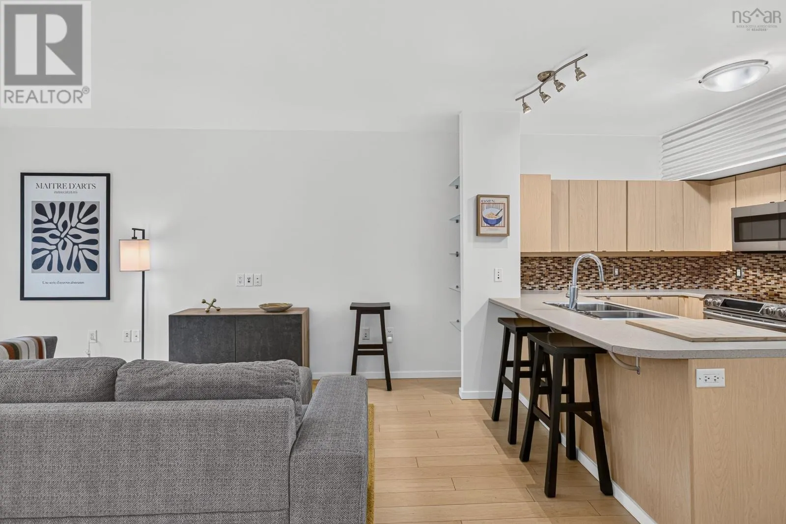 114 5221 Nora Bernard Street
