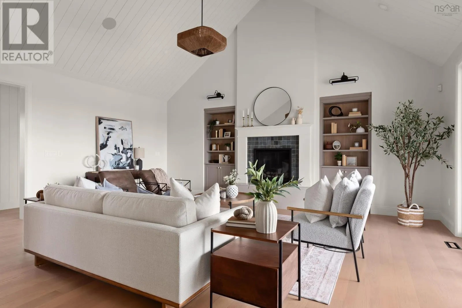 357 Canoe Crescent