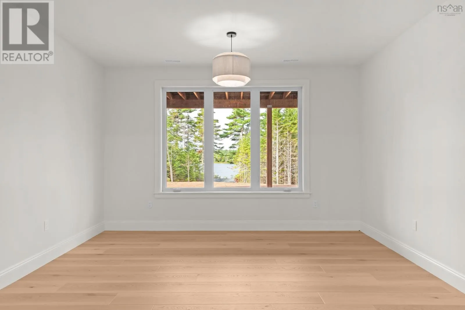 357 Canoe Crescent