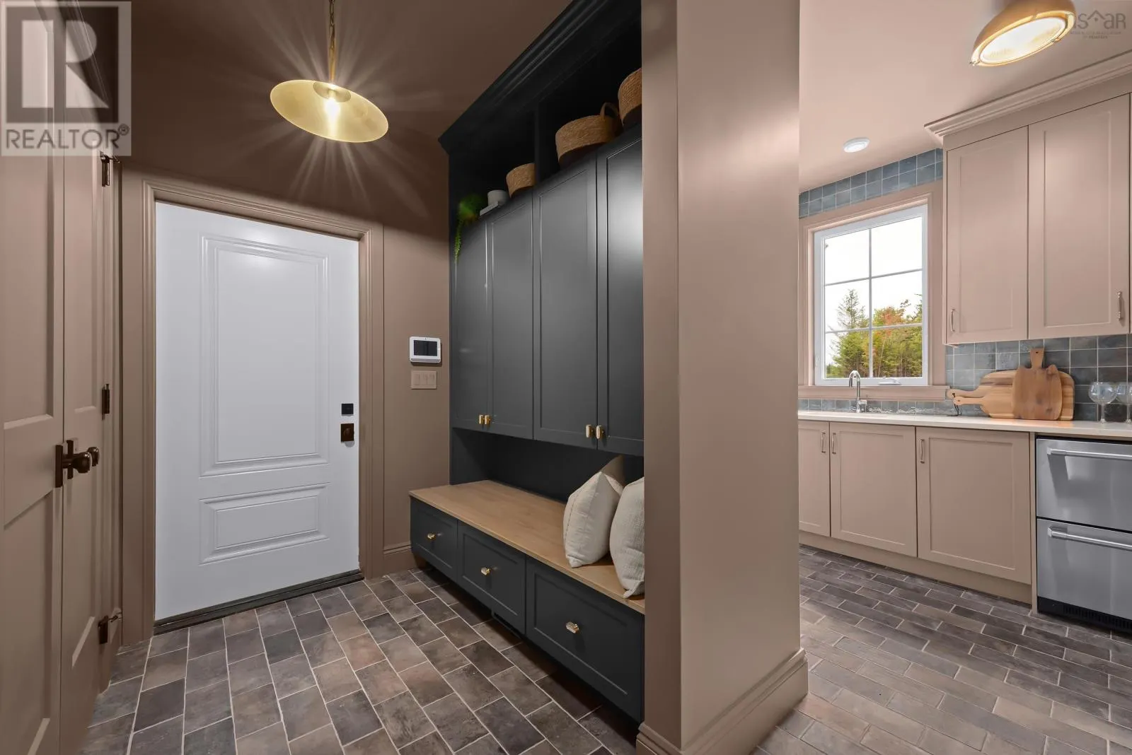 357 Canoe Crescent