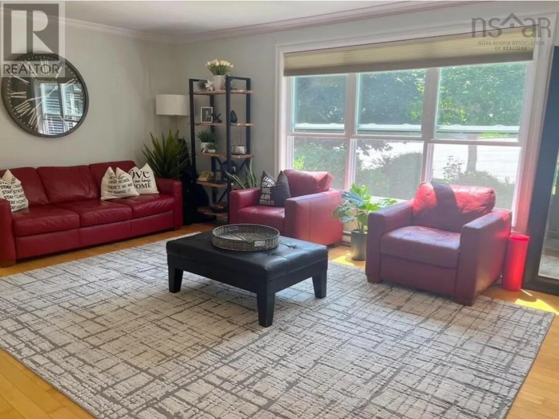 71 Douglas Drive