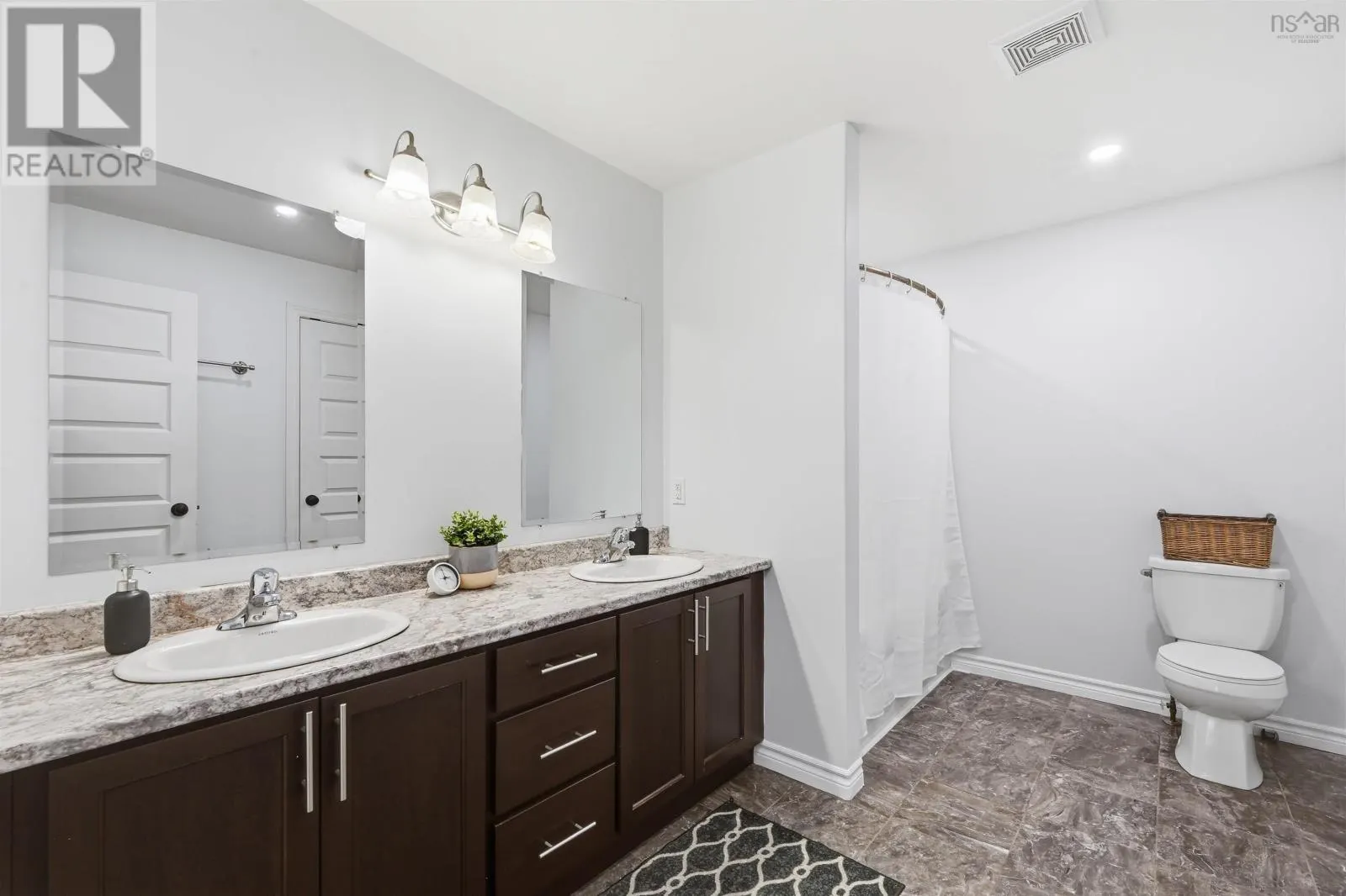 114 Alabaster Way