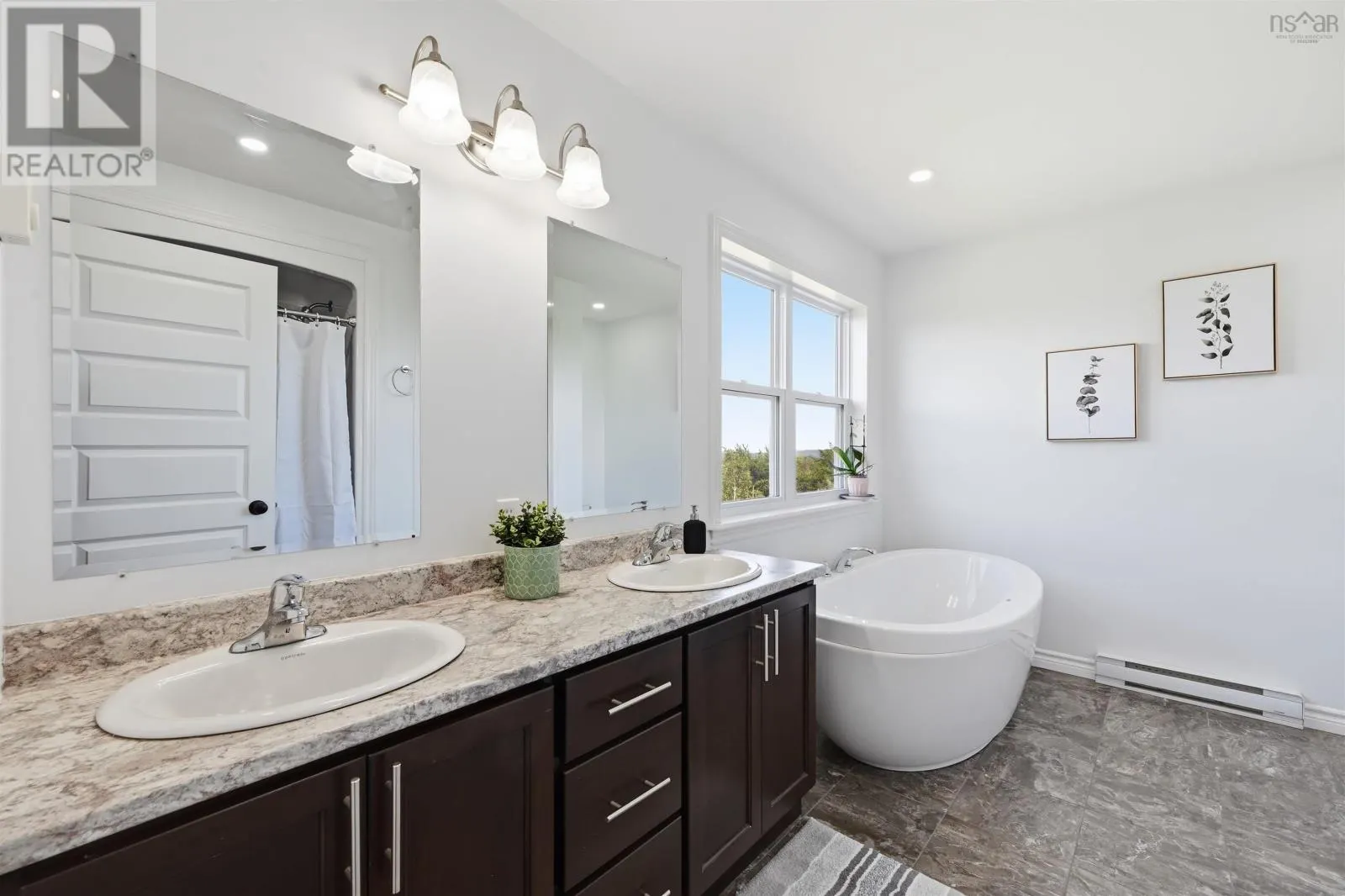 114 Alabaster Way