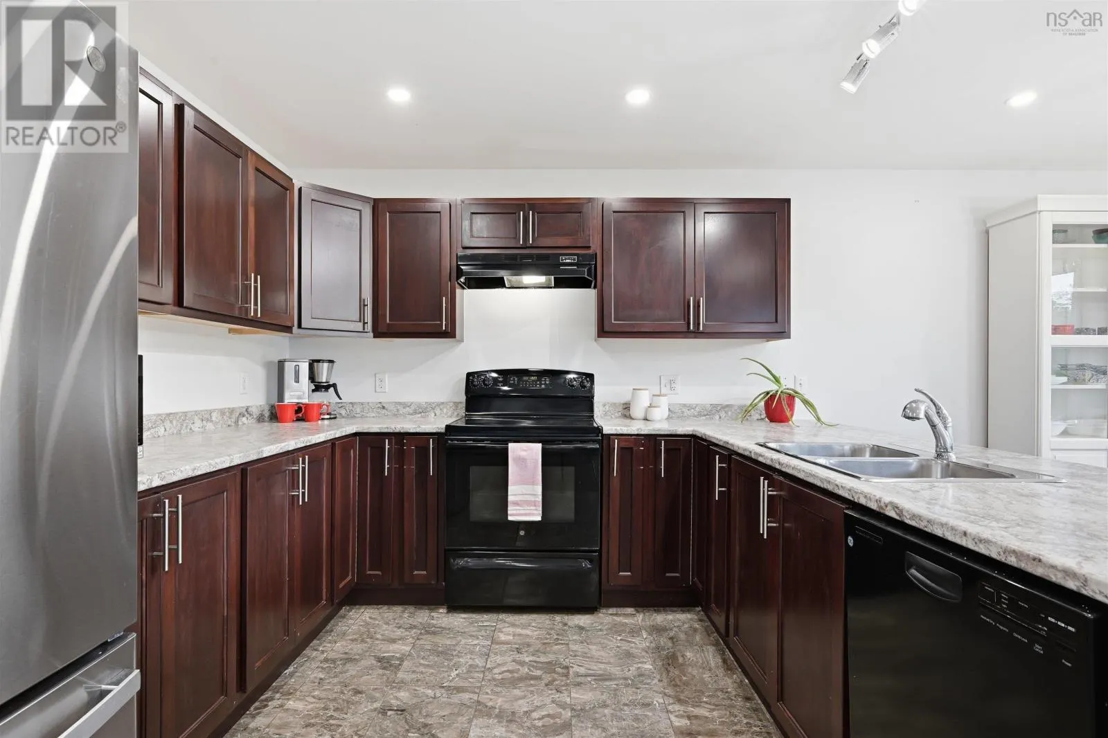 114 Alabaster Way