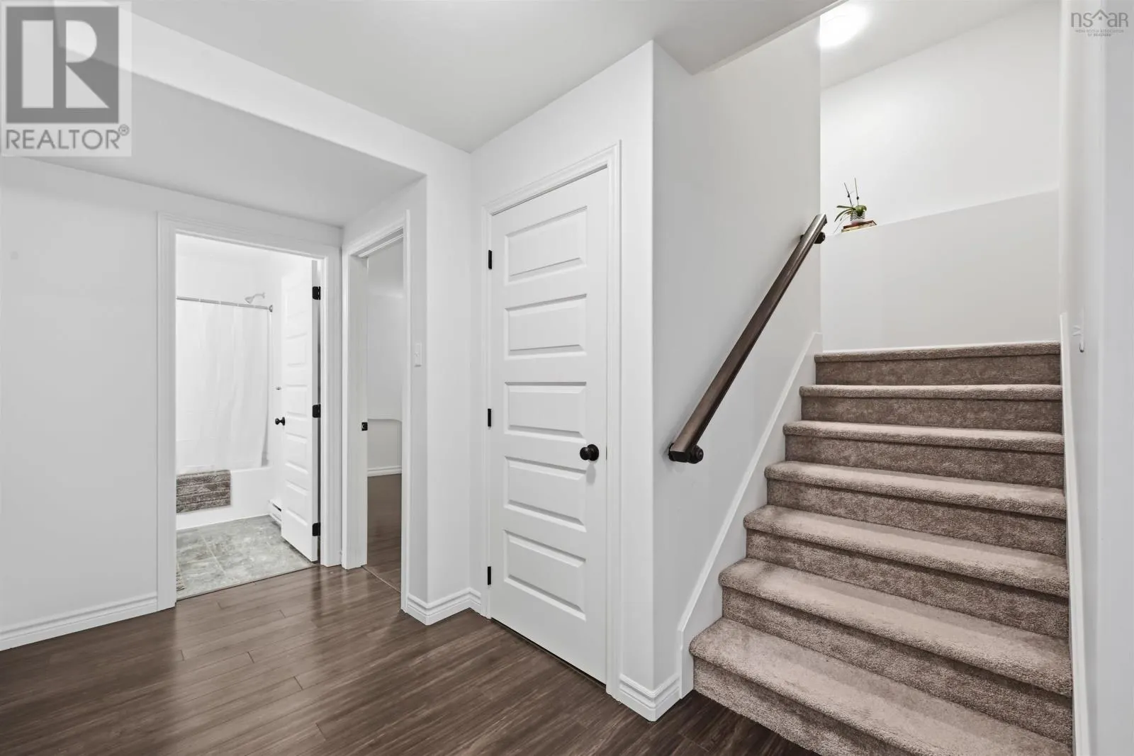 114 Alabaster Way