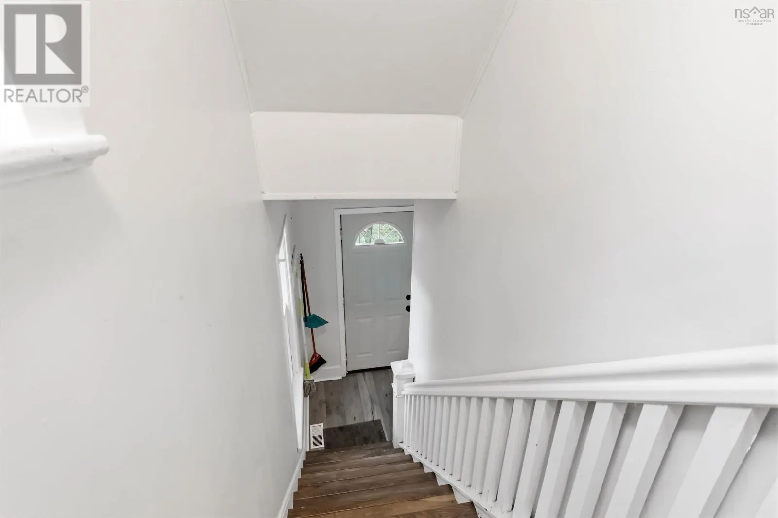 8 Franklyn Street