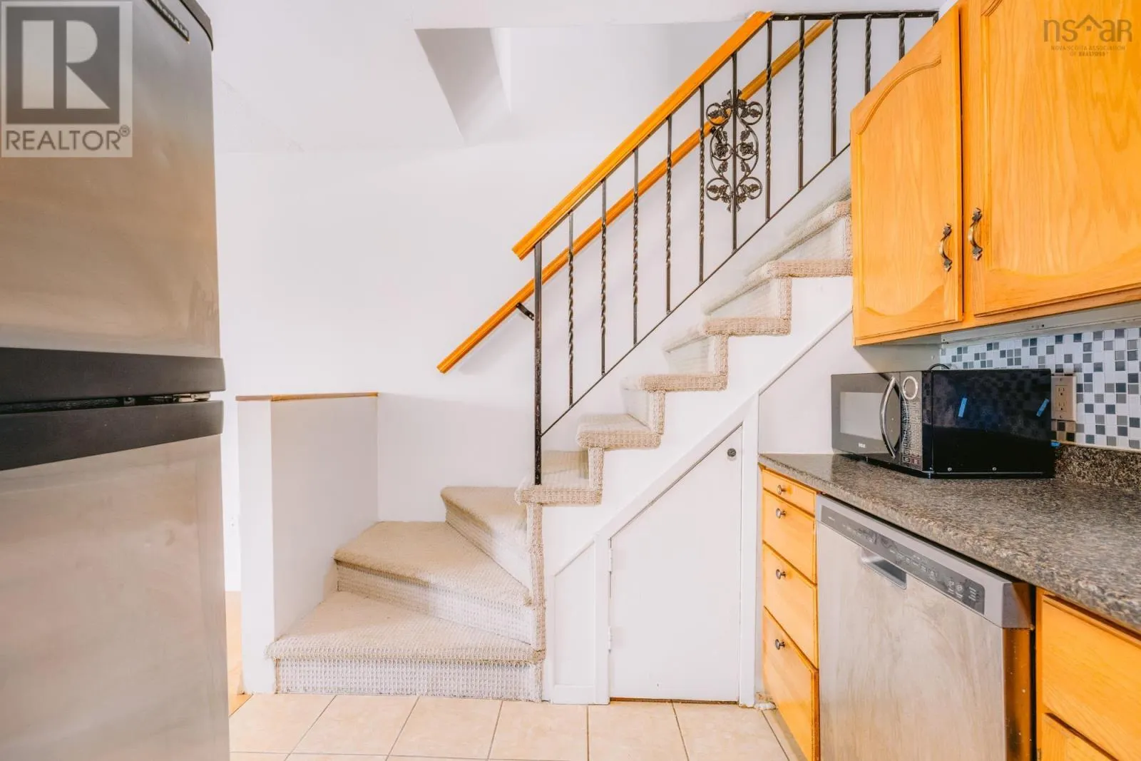 22 4 Rose Way