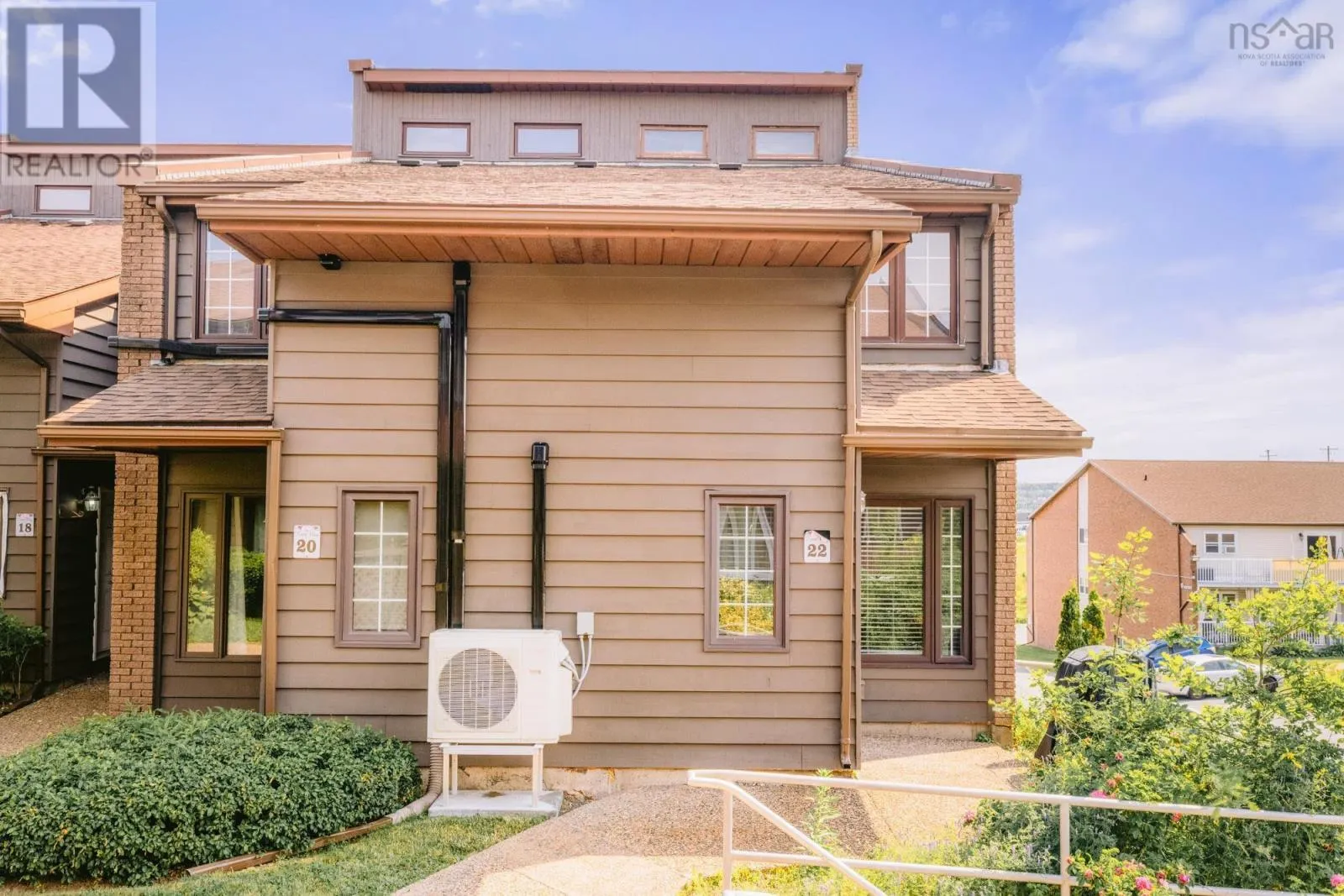 22 4 Rose Way