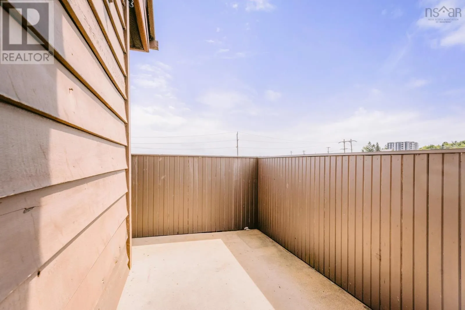 22 4 Rose Way
