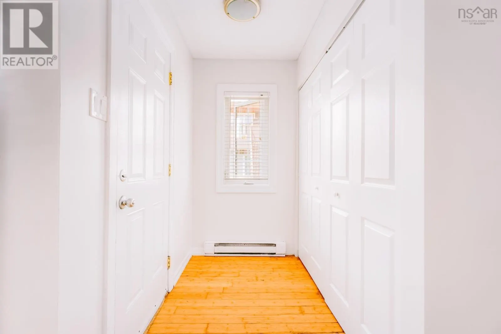 22 4 Rose Way