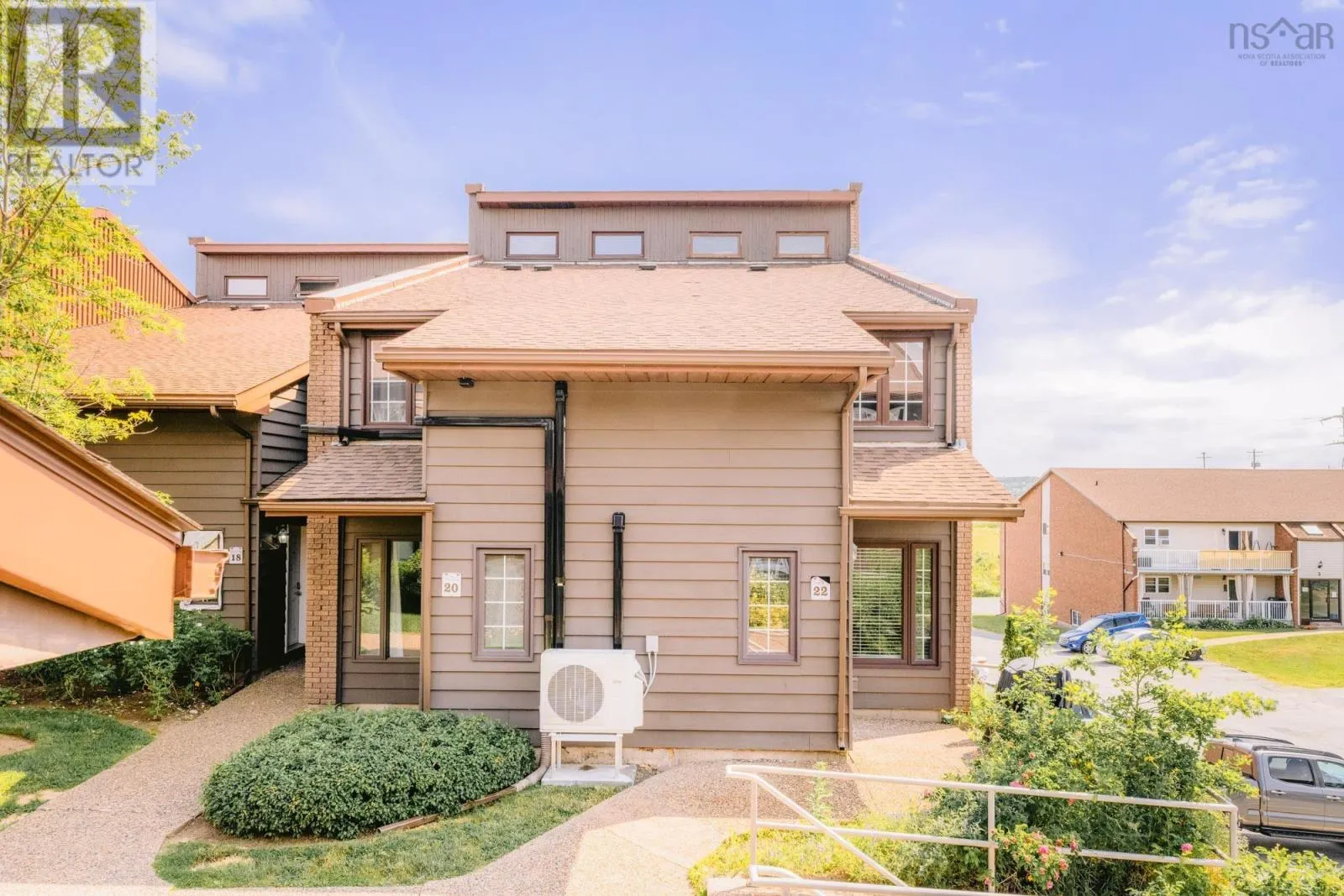 22 4 Rose Way