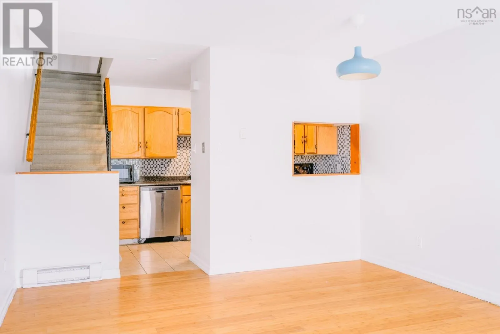 22 4 Rose Way