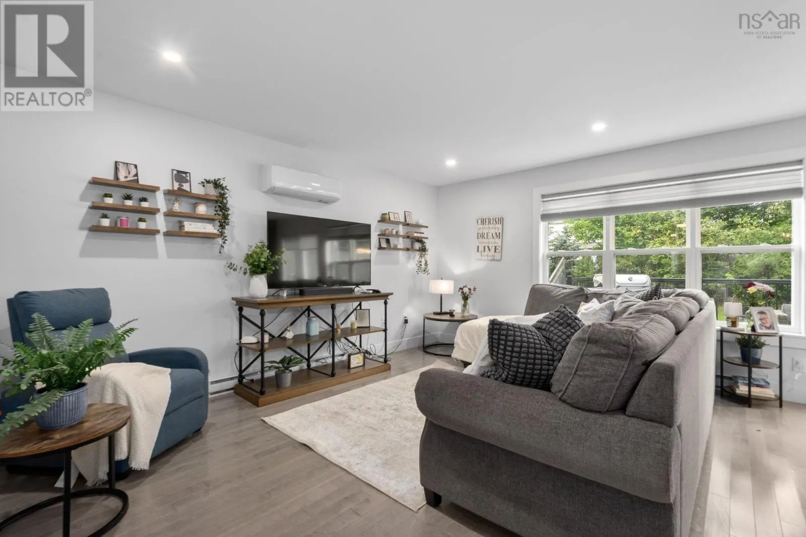 29 Concorde Way