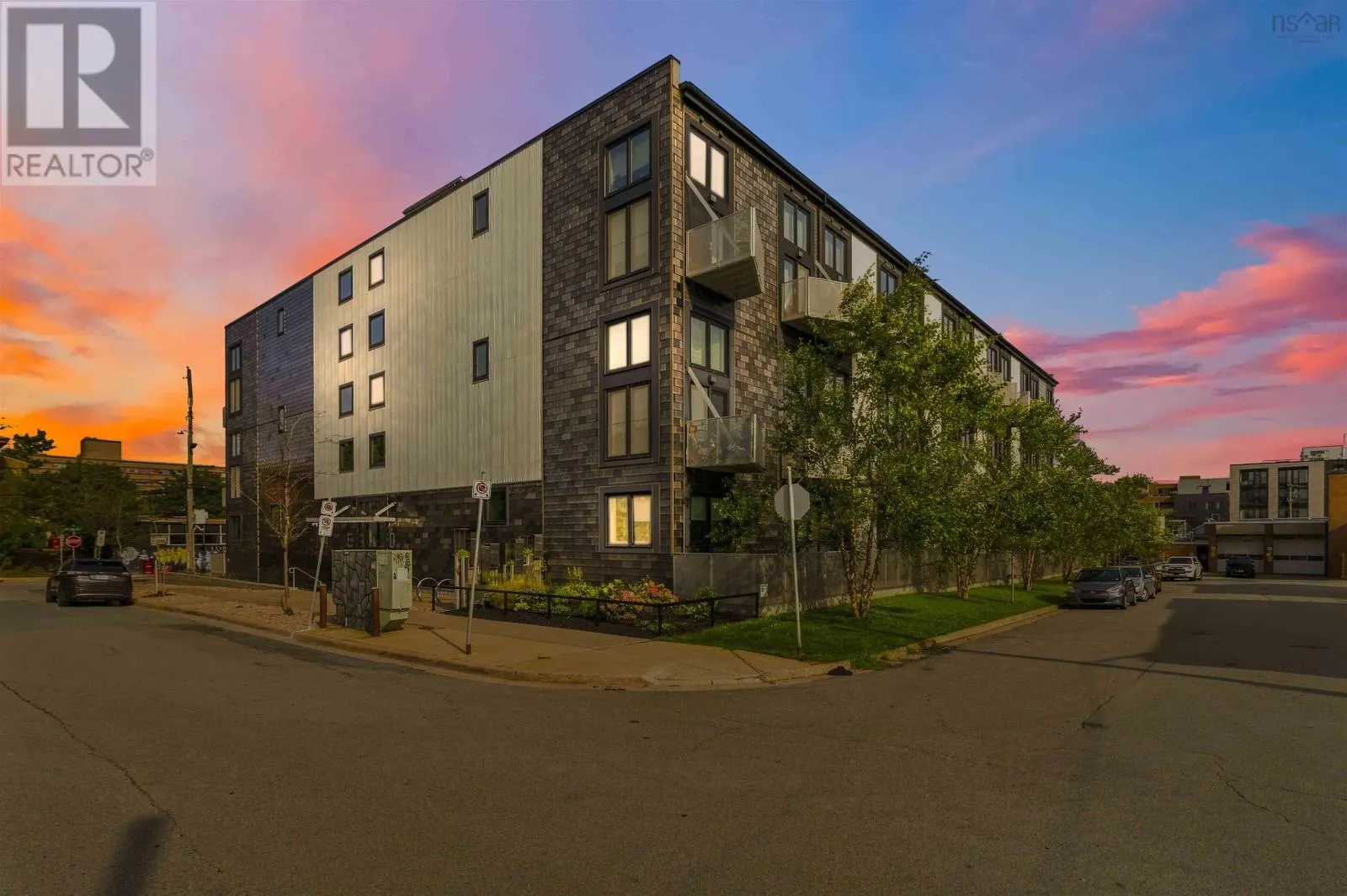 213 5662 Roberts Street