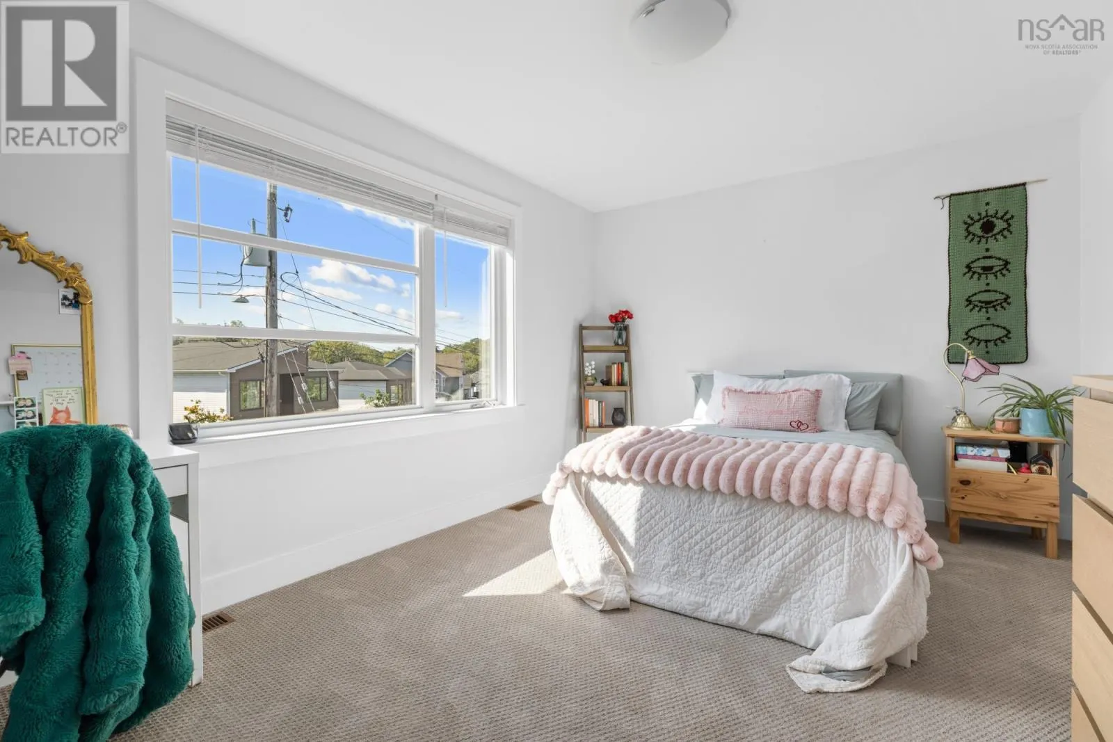 15 ALPINE Court