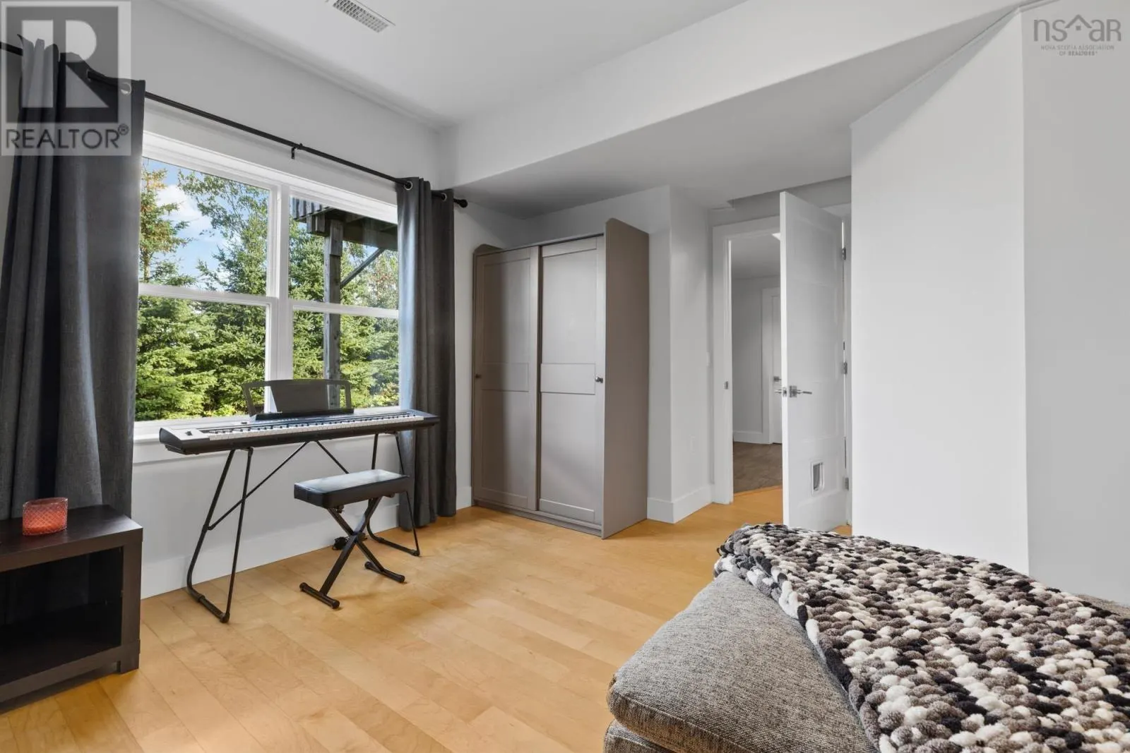 15 ALPINE Court