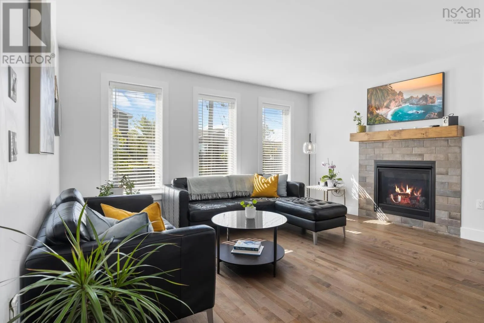 15 ALPINE Court