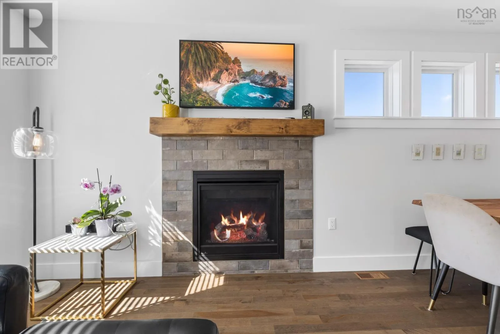 15 ALPINE Court