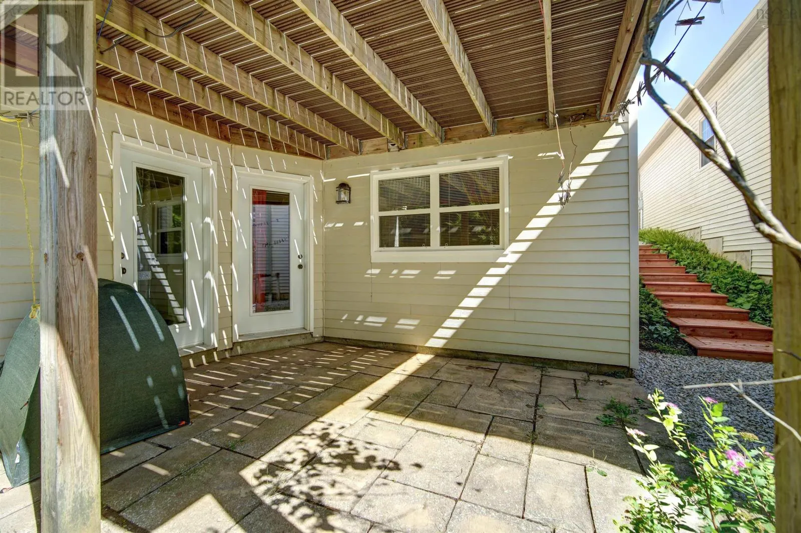 7 Compass Rose Court