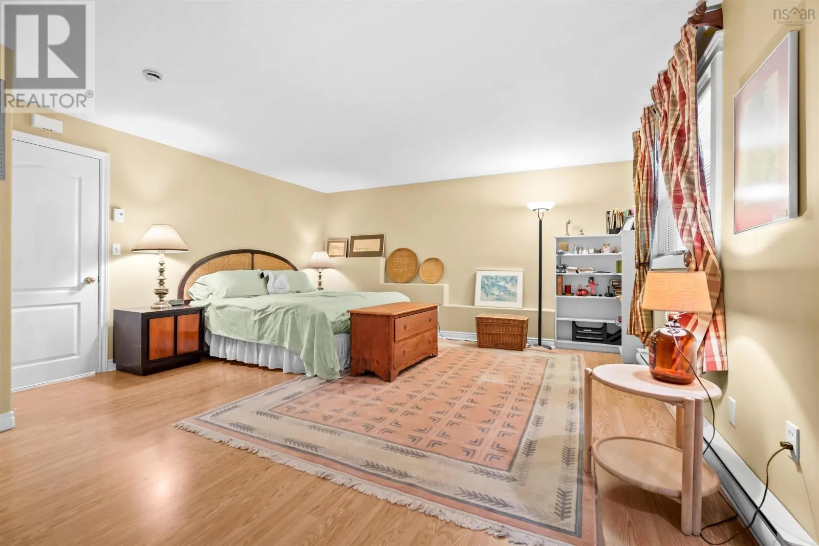 7 Compass Rose Court