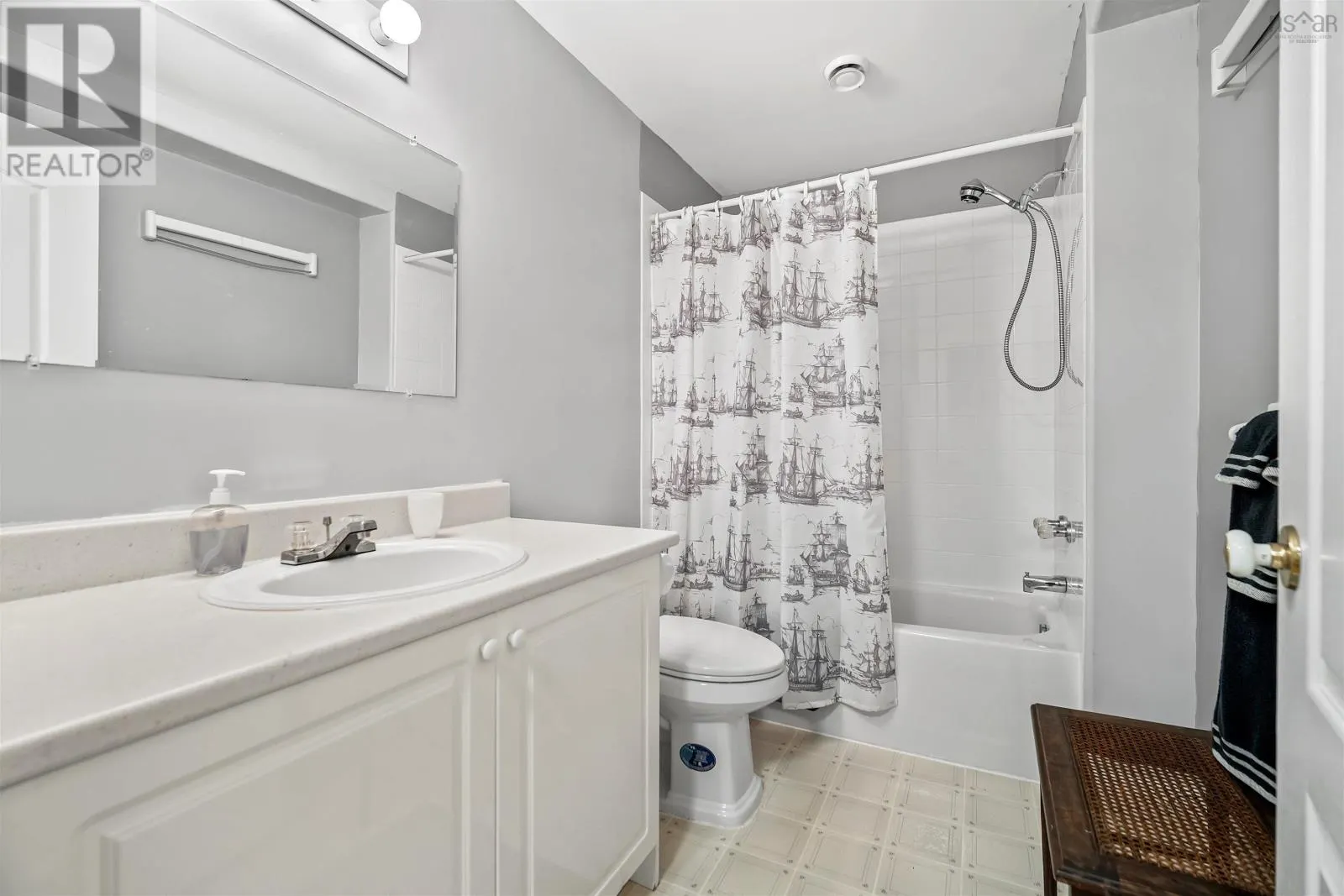 7 Compass Rose Court