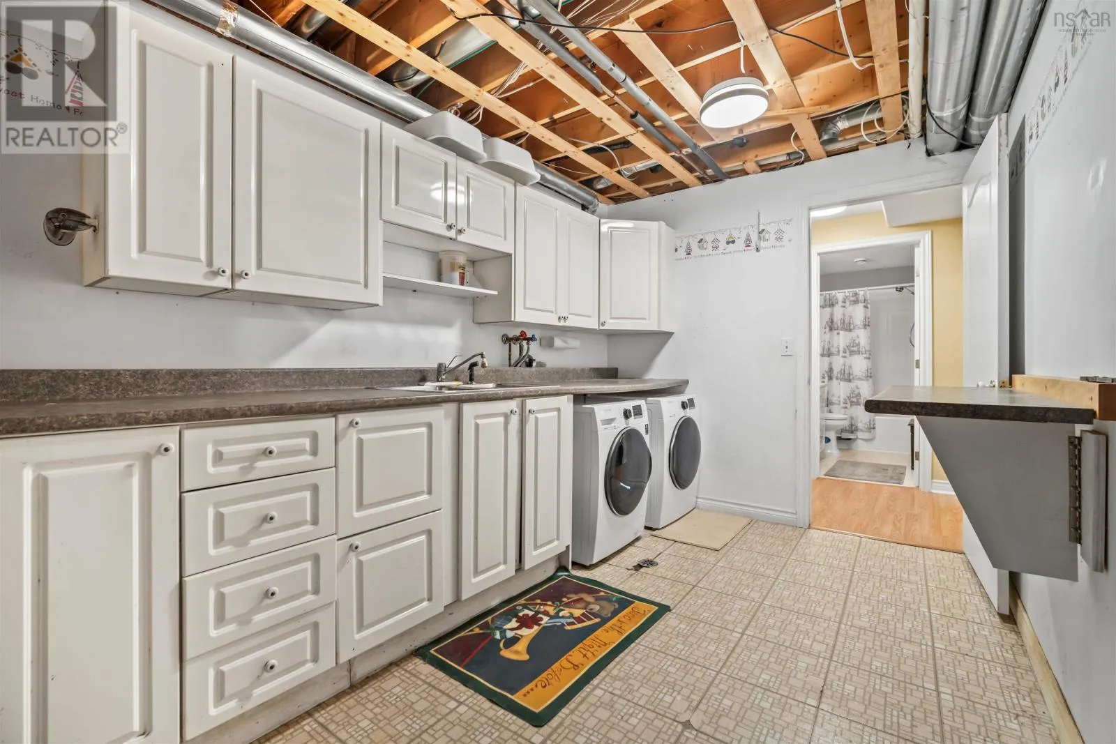 7 Compass Rose Court