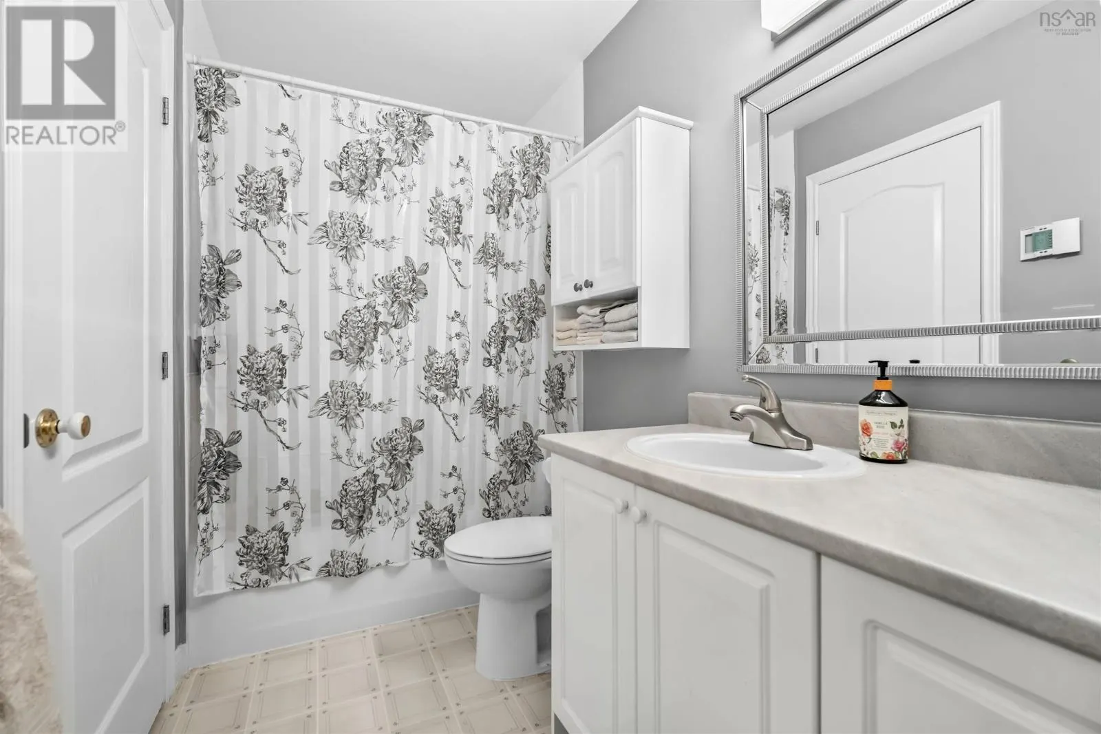 7 Compass Rose Court