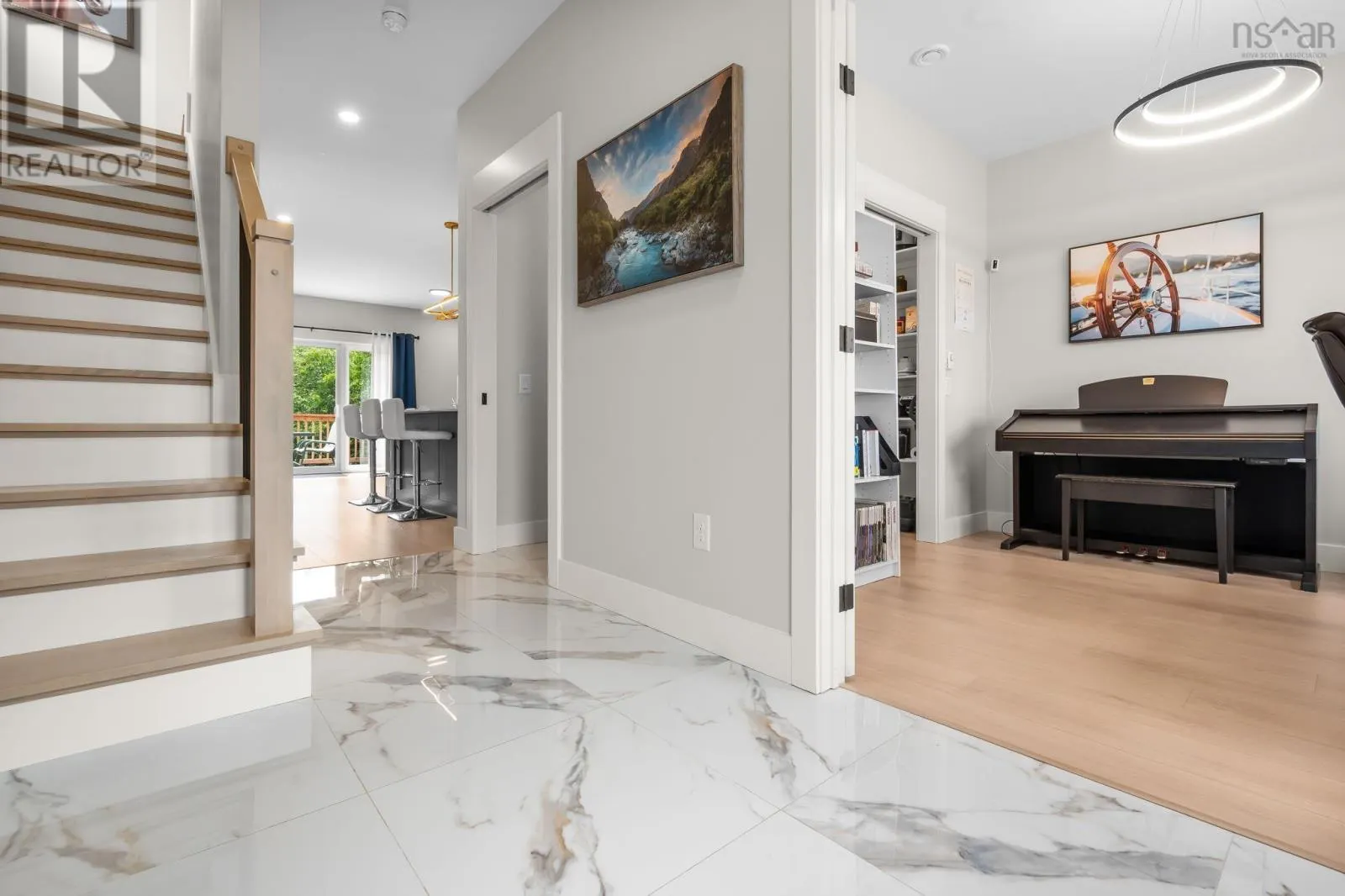 91 Honeygold Drive