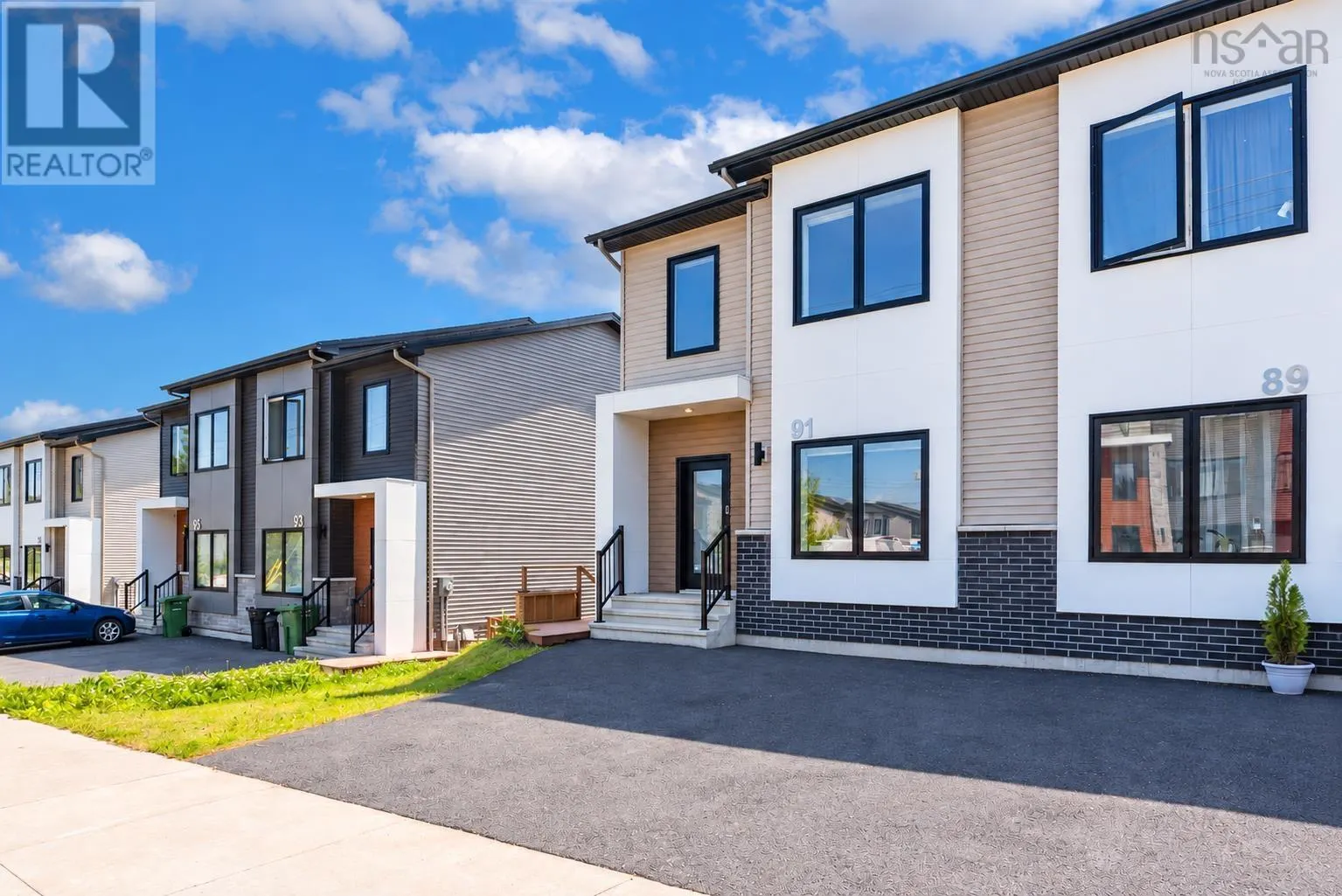91 Honeygold Drive
