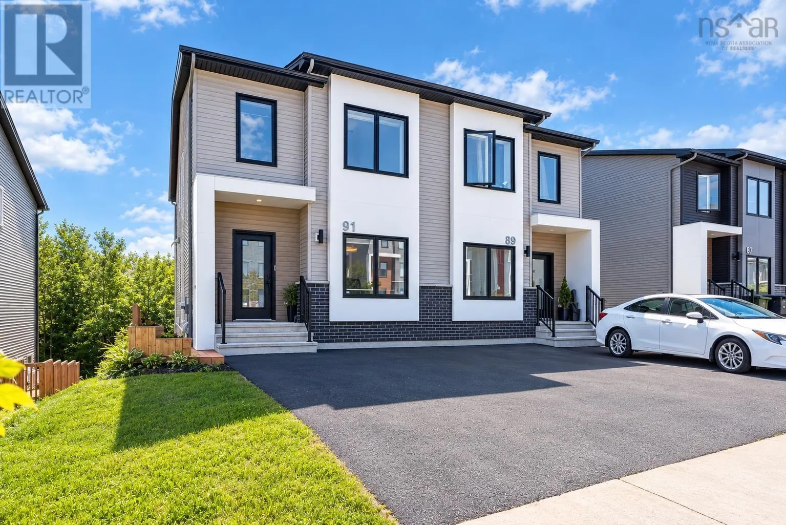 91 Honeygold Drive