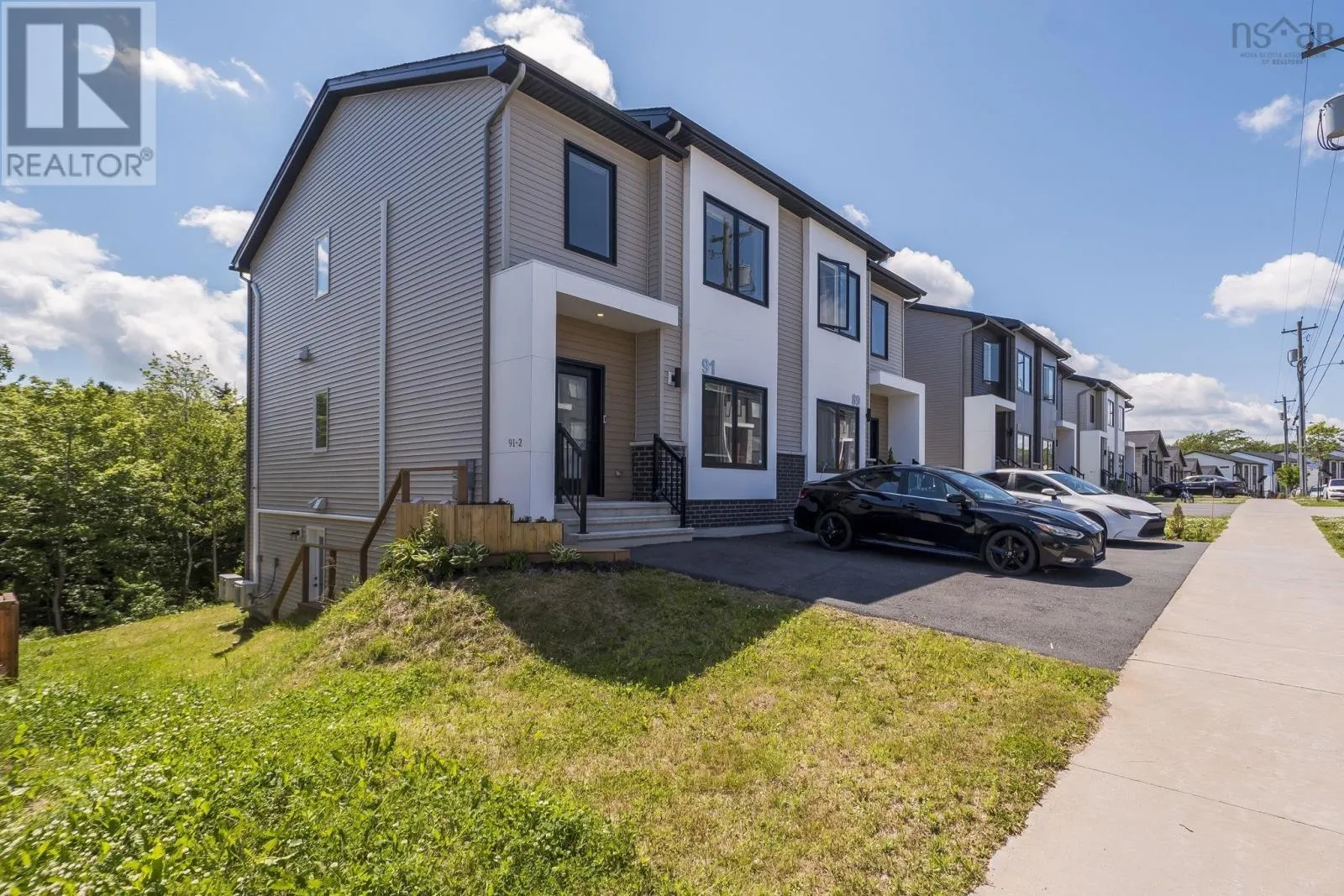 91 Honeygold Drive