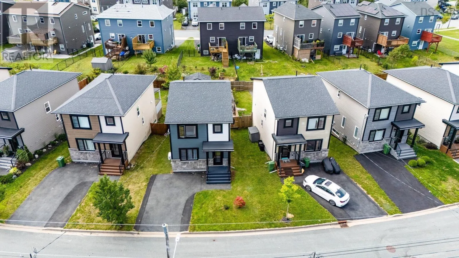147 Titanium Crescent