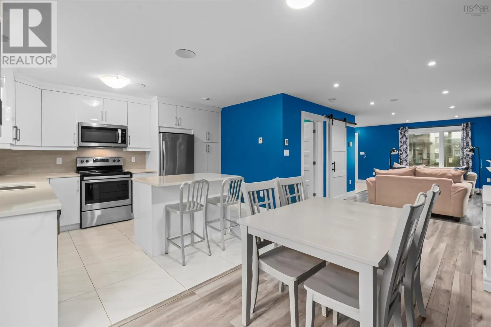 147 Titanium Crescent