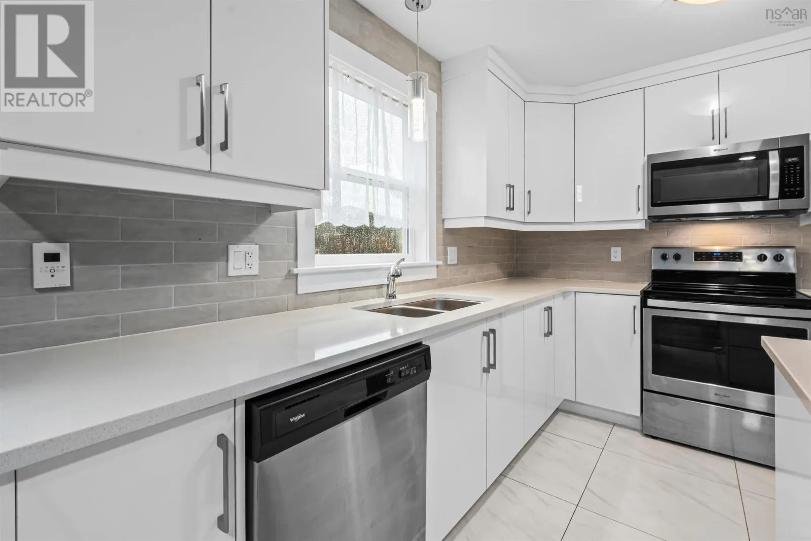 147 Titanium Crescent