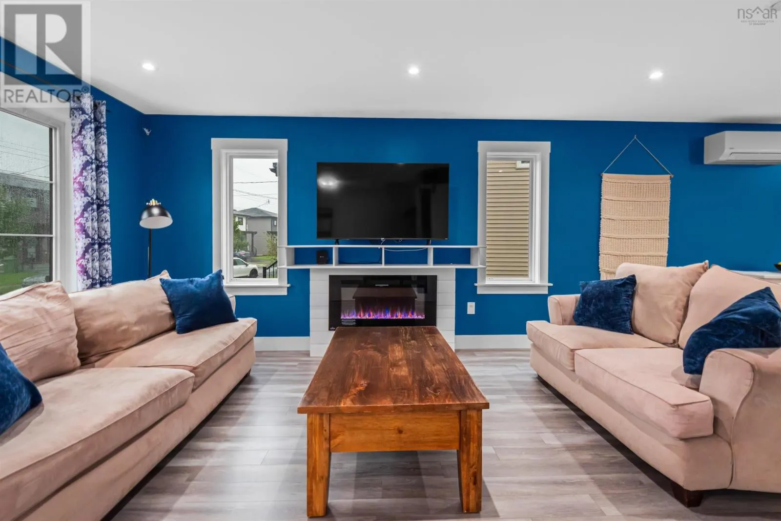 147 Titanium Crescent
