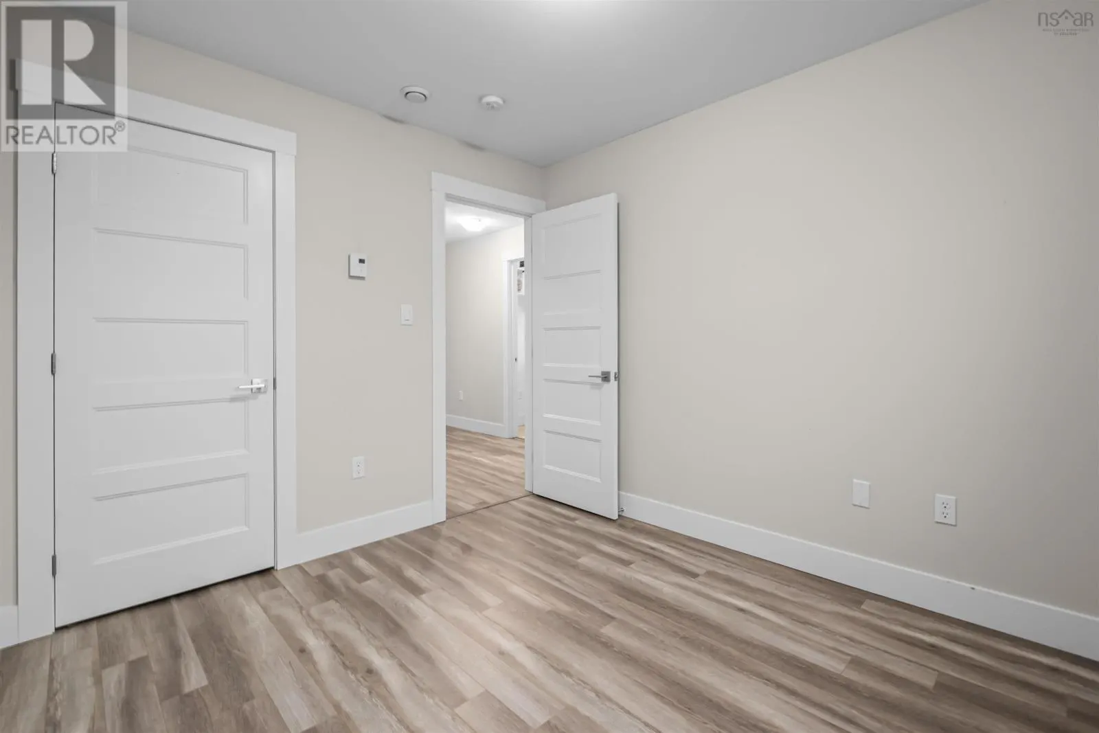 147 Titanium Crescent
