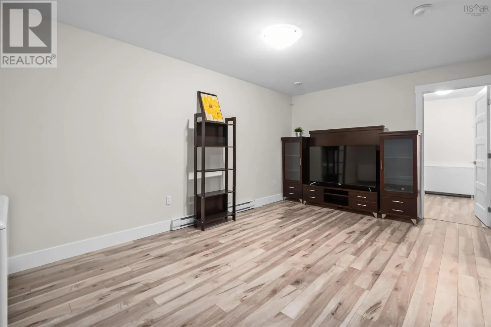 147 Titanium Crescent
