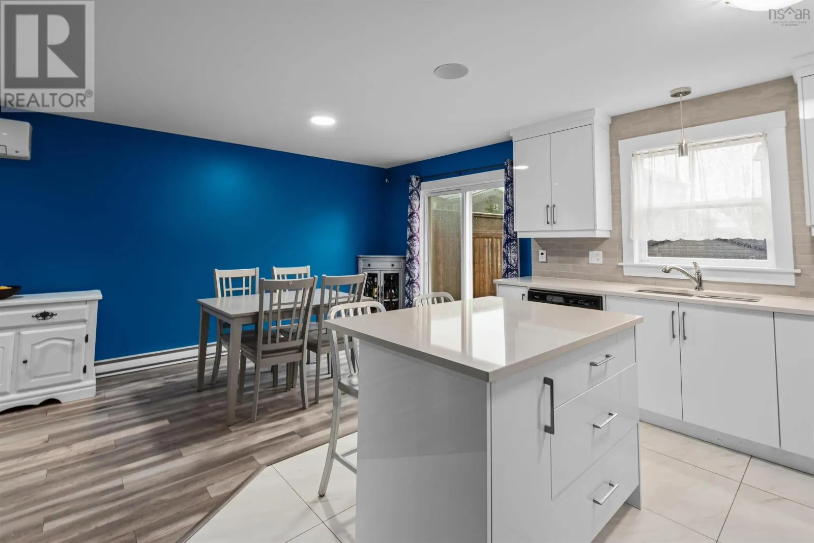 147 Titanium Crescent