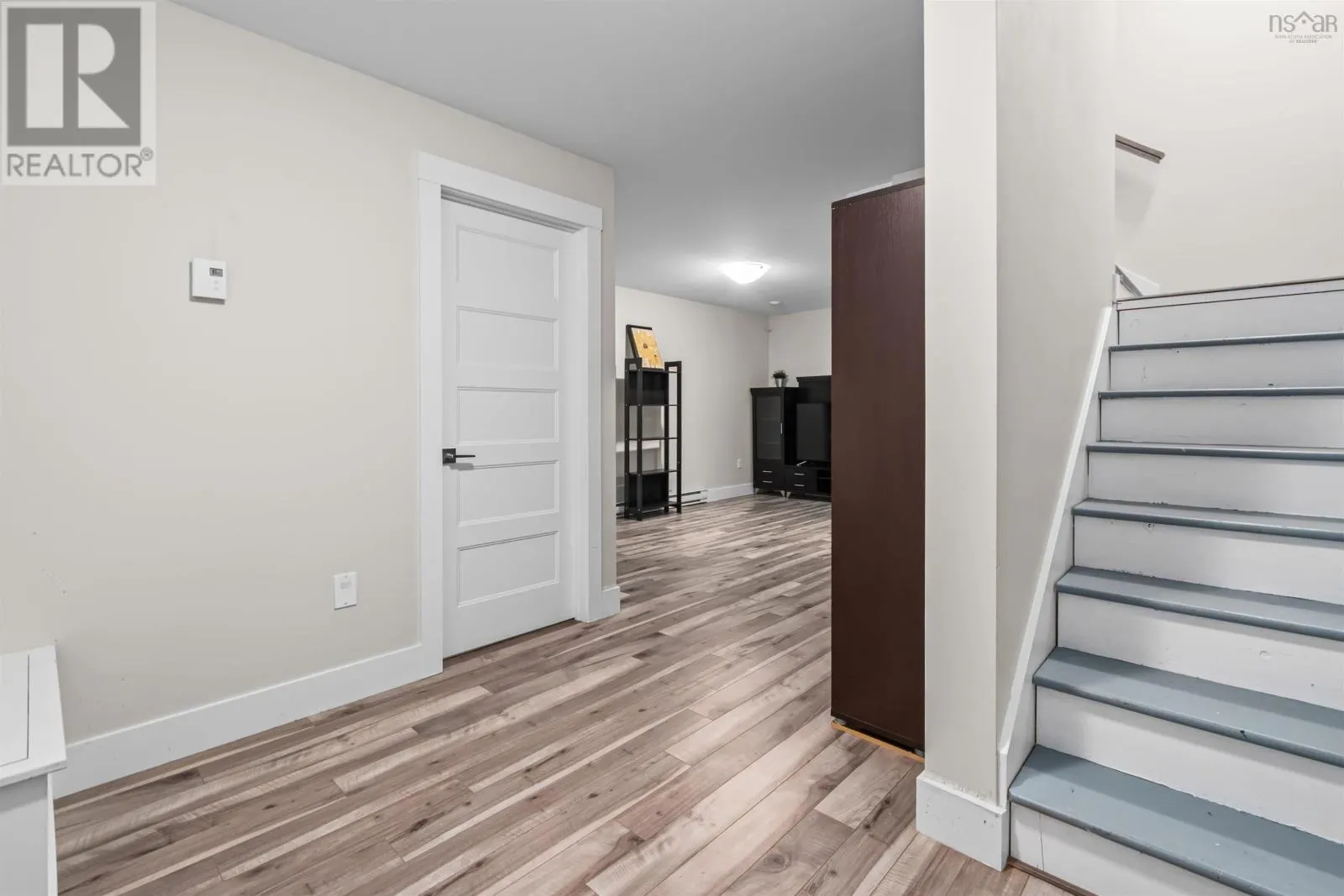 147 Titanium Crescent