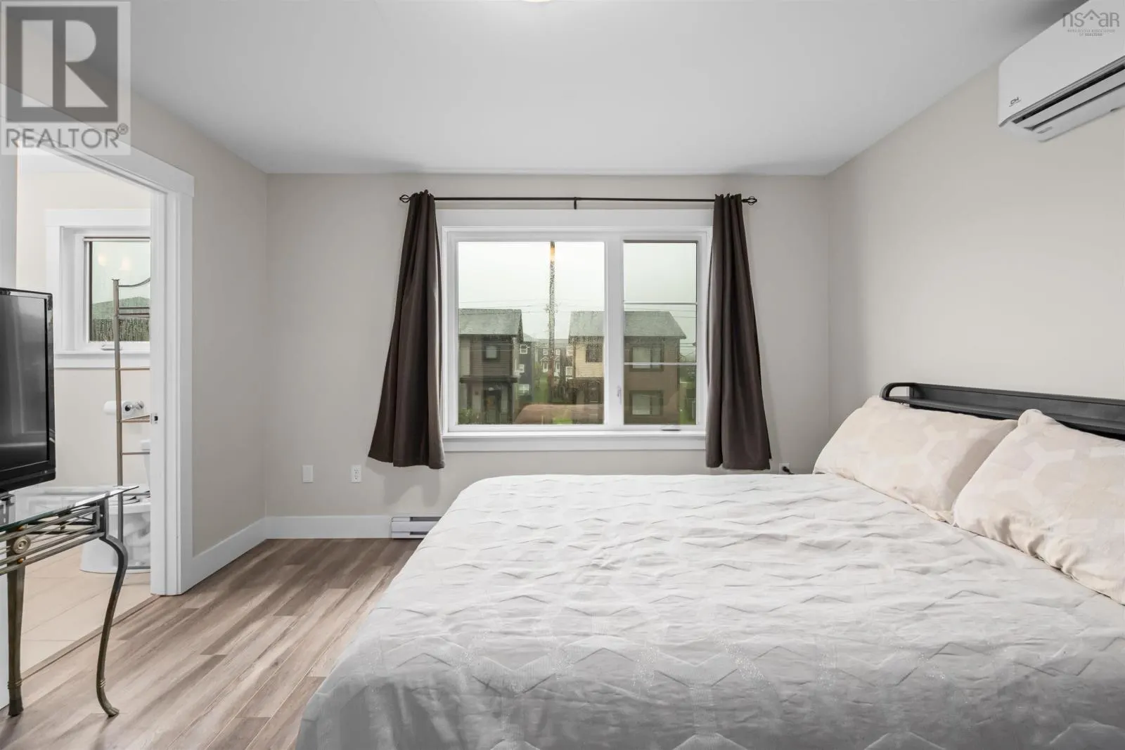 147 Titanium Crescent