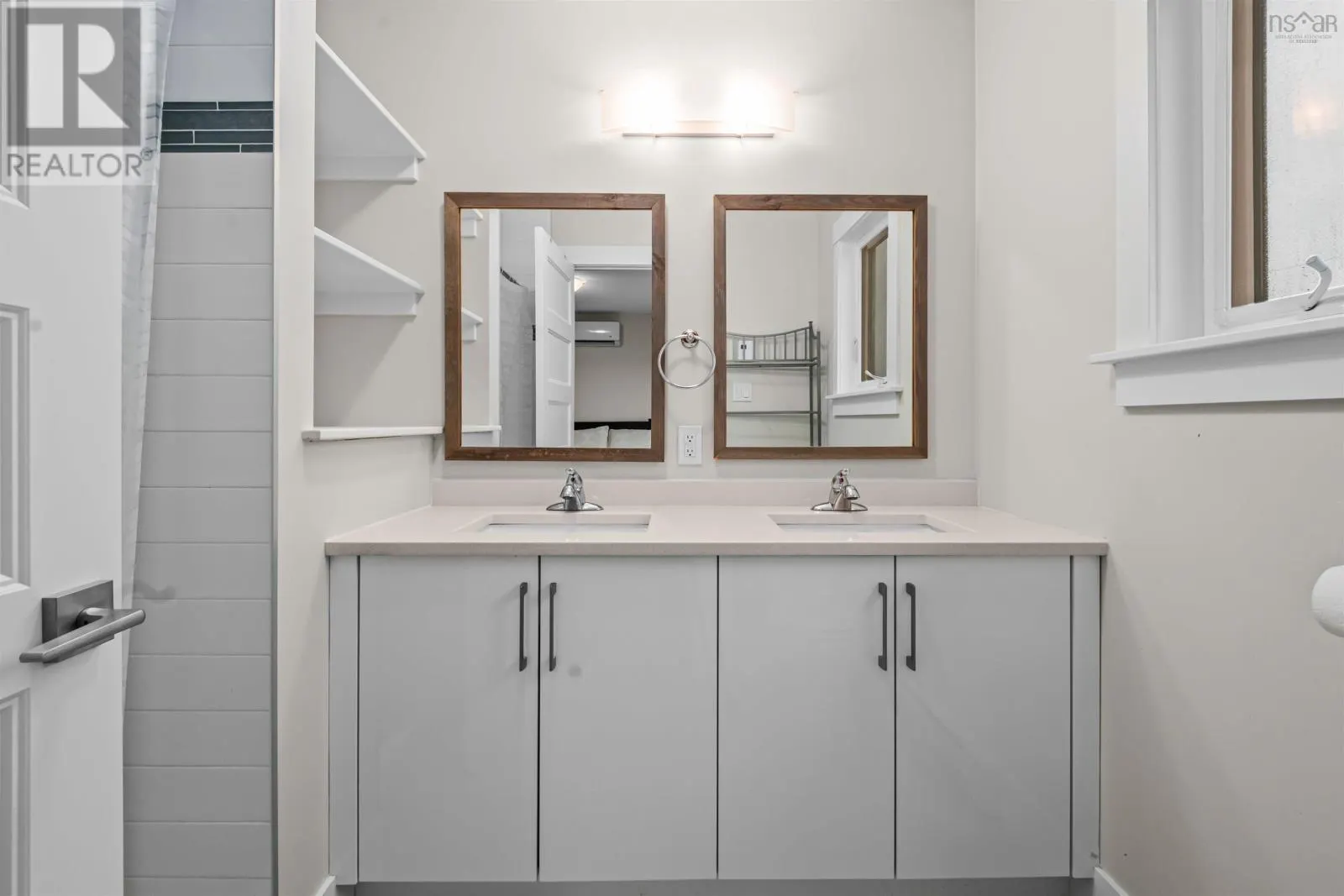 147 Titanium Crescent
