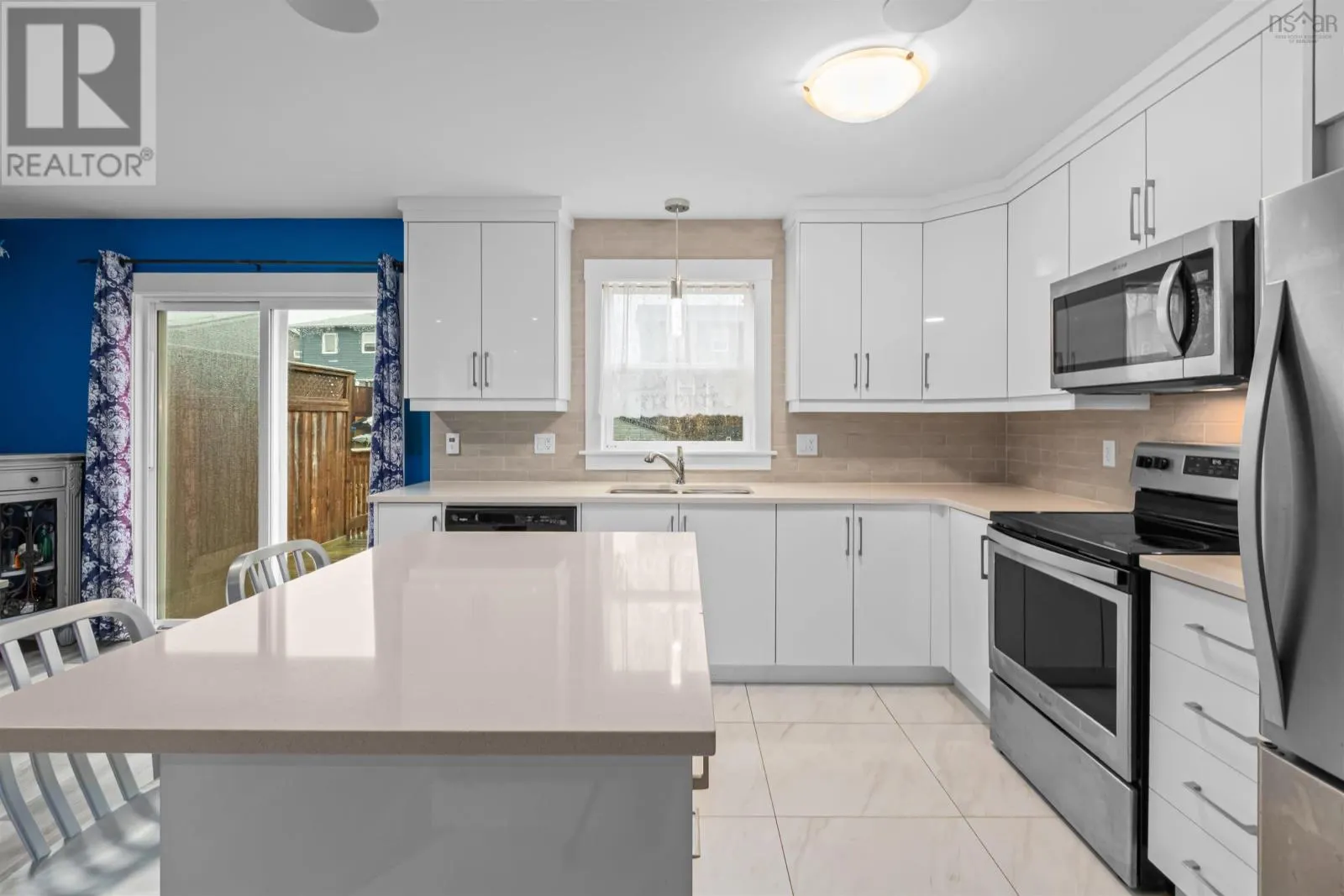 147 Titanium Crescent