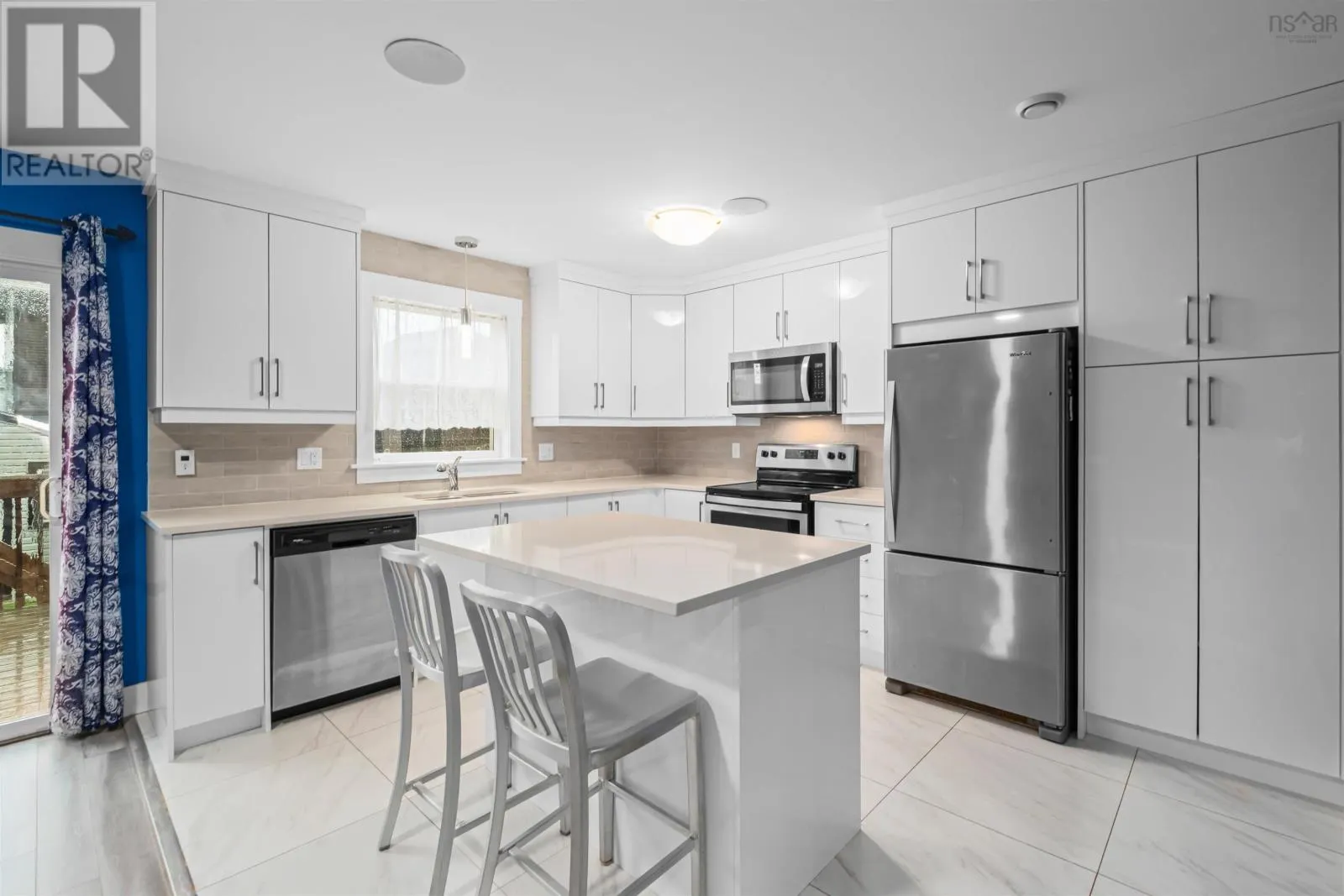 147 Titanium Crescent