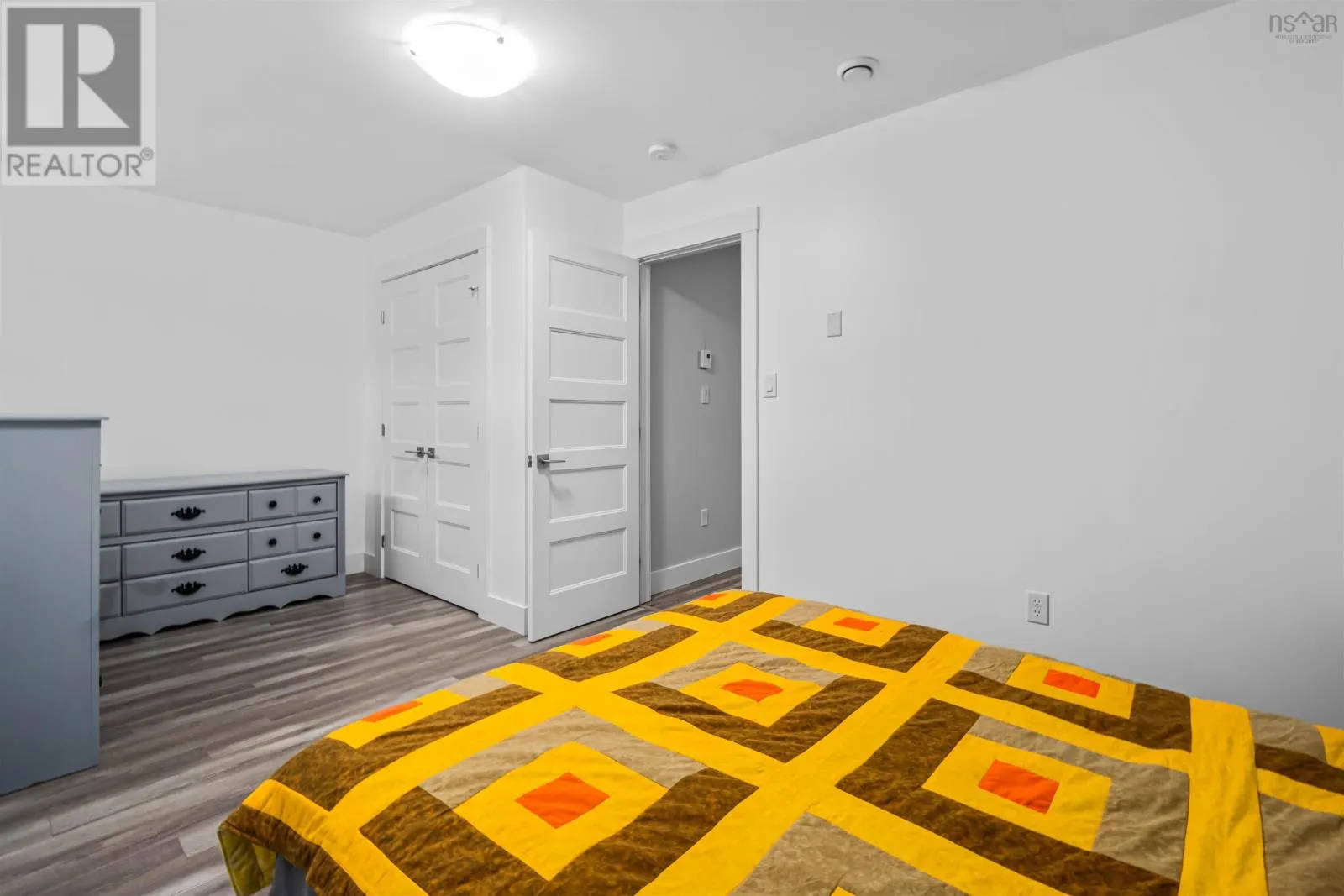 147 Titanium Crescent