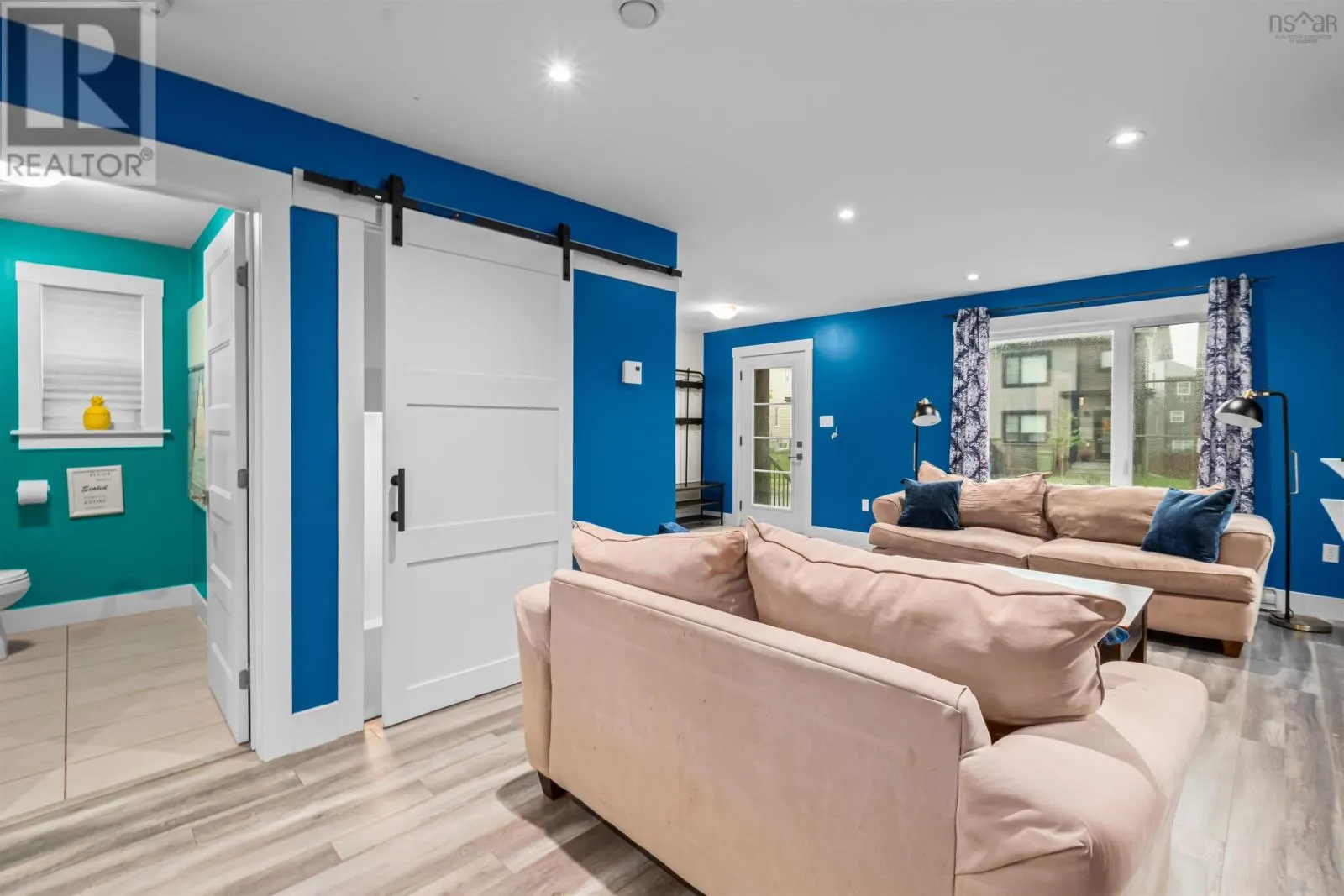 147 Titanium Crescent