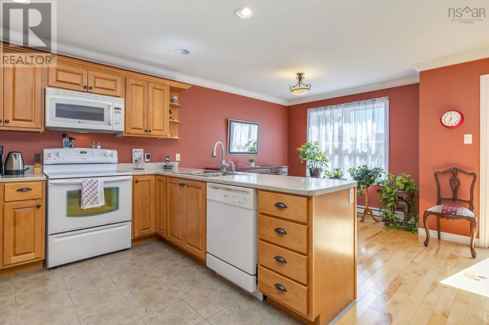 76 Outrigger Crescent